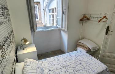 Rua Nova Apartment 28, 3 Dormitorios, WIFI, PS4 y Netflix, a 200m Catedral - Foto 22
