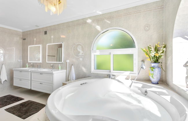 Most Luxurious Villa on the Costa del Sol - Photo 16