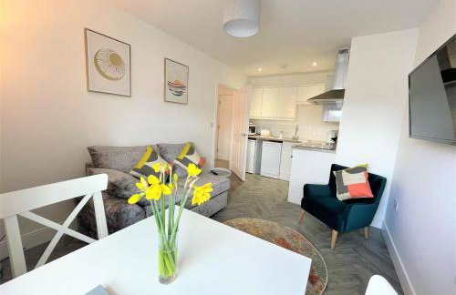 Modern 2 Bed Apt Centre Of Penzance, Lift Access - Photo 1