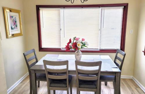 Nice big house with parking, king bed, yard - Foto 5