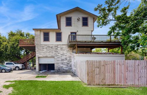 Bacliff Family Getaway with Game Room and Private Pool - Foto 24