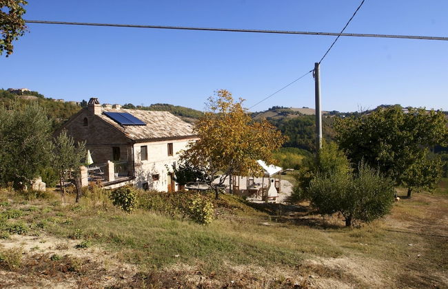 Charming 2-bed Apartment in Petritoli - Photo 17