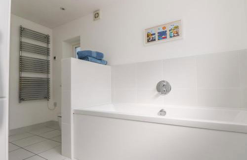 The Upper Deck - Photo 13