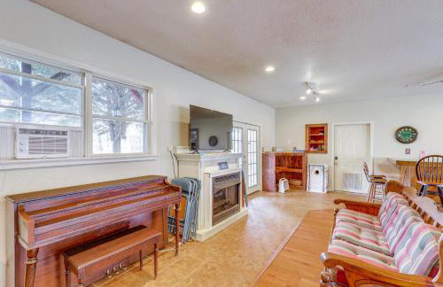 Spacious Group Retreat with Game Room in Marshall! - Foto 11