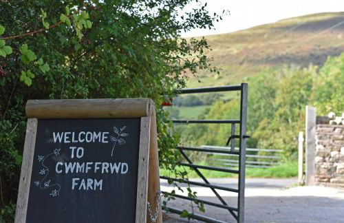 The Hayloft at Cwmffrwd Farm - Photo 20