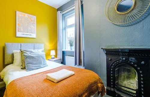 Spacious Modern Chester Home - Great Location - Photo 66