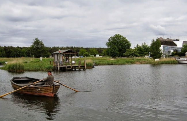 Beach Apartment With sea Views - Photo 11