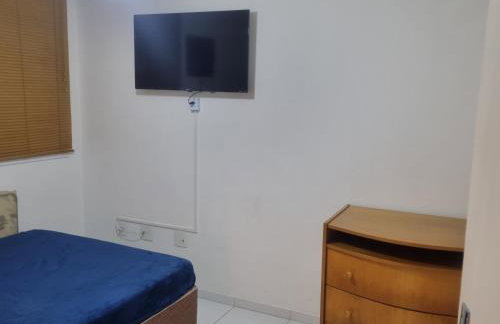 Apartamento Frente para o Mar - Varandão com Blindex - Vista para o Mar - 1 Suite e mais 2 Quartos-Ar Condicionado - 2 Vagas - BEIRA MAR - 70 metros da Praia ,TVS SMART GERAL -WI-FI -DISNEY PLUS- PORT 24 HORAS-KIT PRAIA-ROUPA DE CAMA 2 XCASAIS - Foto 51