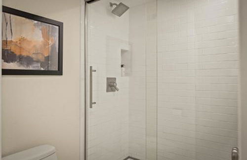 Urban Gallery Loft - King Bed - Larimer Square - Foto 42