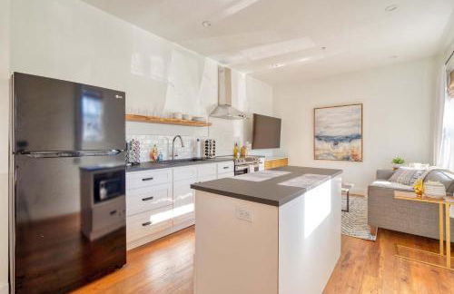 Stay Portland - The Charmante Suite- Breweries & Boutiques - Foto 3