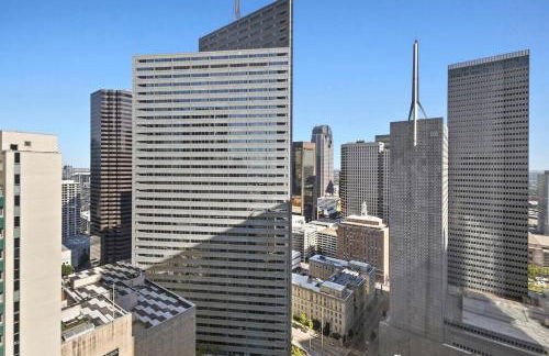 Beautiful Apt in Downtown w/Pool | Indoor Parking - Foto 40