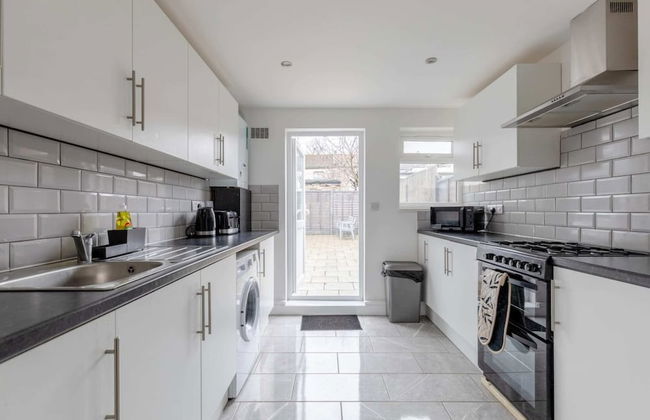 Spacious & Newly Renovated 4BD House East Ham! - Foto 21