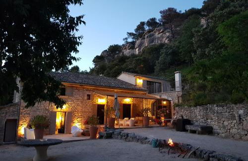 Superbe Mas Authentique du Luberon Courroussouvo - Foto 11