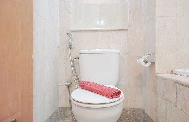 Elegant and Comfy 1BR with Extra Room Apartment at Bellagio Residence - Foto 18