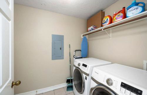 Modern Montrose Townhome Sleeps 10 Walk to Dining & Downtown - Foto 10