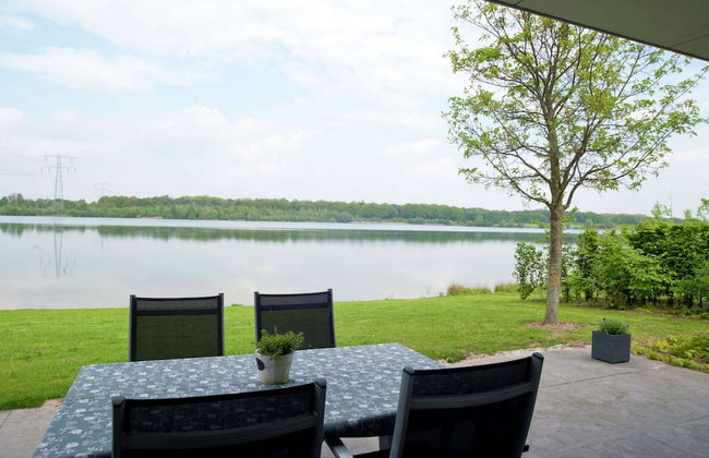 Villa in Maaspark With Sauna and Lake Views - Photo 7