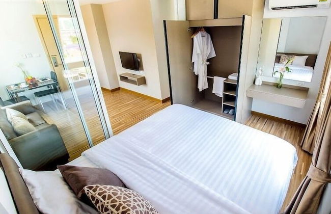 The Violin Sriracha - Photo 2