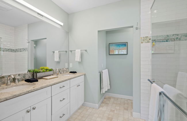 Sardinia Vacation Rental: Delightful Coastal Home near Vanderbilt Beach. Relax in a Private Pool and Spacious 4-BR Retreat with Modern Amenities. Ideal for Families. Minutes from Mercato and Local Attractions - Foto 31