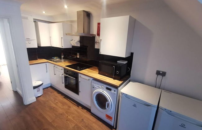 Romford Retreat - Stylish Apartment Stay - Photo 3