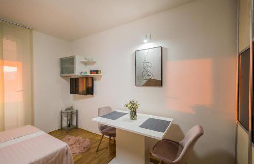 Paeninsula Studio Apartment - Photo 29