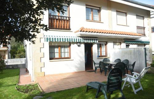 Chalet en urbanización con piscina - Foto 7