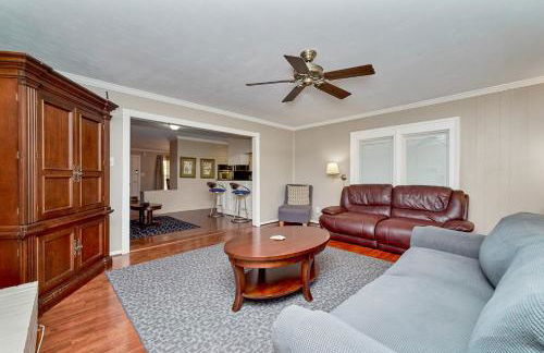 LUXURY HOME 5 BR 3 BA Near Beaches and Venues - Foto 8