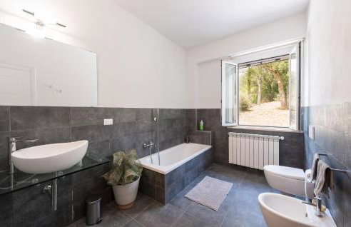 Beautiful Home In Monterotondo Marittimo - Foto 24