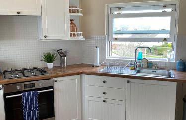 Extended Fishermans cottage with stunning sea views - Foto 19