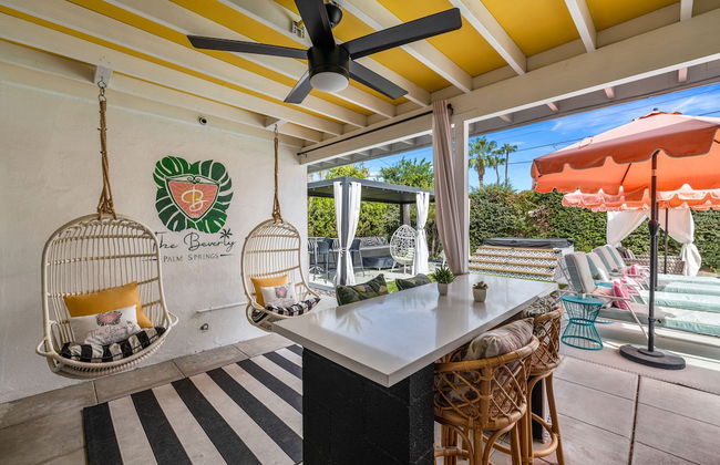 The Beverly - Photo 28