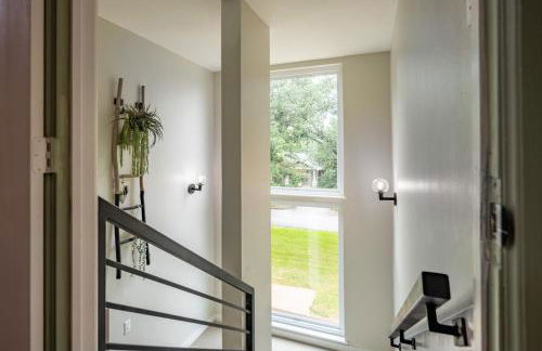 Downtown Bryan Treehouse Hot Tub and Peaceful Escape - Photo 46