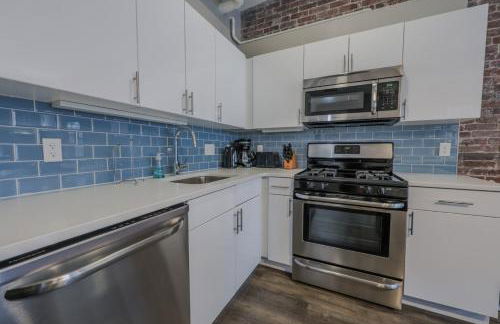 Pet Friendly 3 Bed 2 Bath steps to Beacon Hill - Foto 6