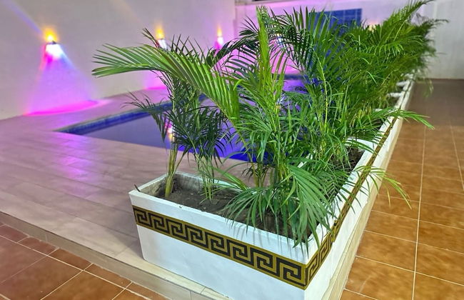 2BR Apartment With Pool and Wifi Near East Airport - Photo 15