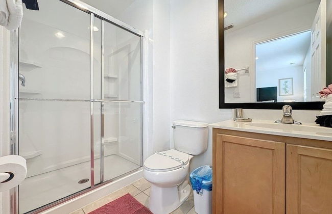 Amazing Townhouse Close To Disney 2 Bed 2.5 Bath 2 Bedroom Townhouse by RedAwning - Foto 20