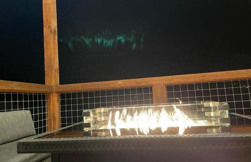 The Overlook - '21 Cabin - Gorgeous Unobstructed Views - Fire Pit Table - GameRm - HotTub - Xbox - Lots of Bears - Foto 33