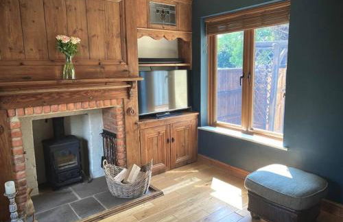 Cosy 3-bedroom home with garden and log burner. - Foto 4