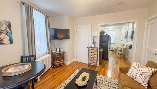 ½ mile to Longwood Medical, Renovated, Pub Trans - Foto 3