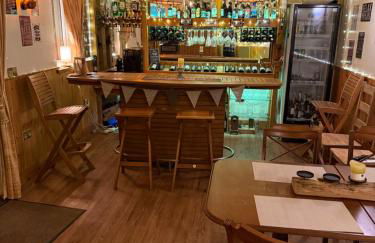 Detached property, beams, hot tub large garden - Photo 29