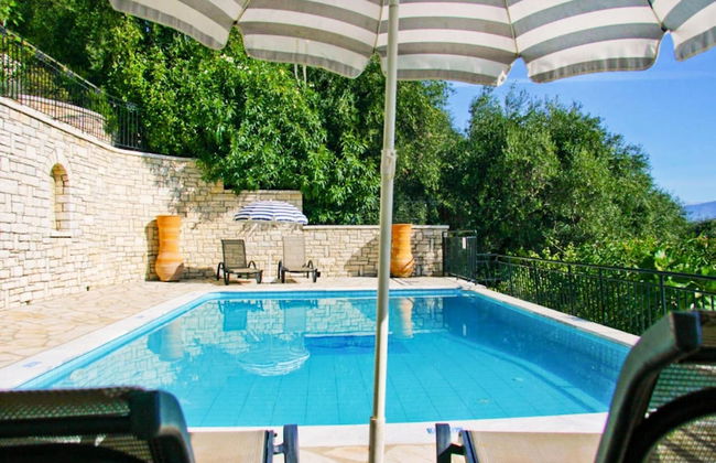 Villa Kerkyroula Large Private Pool Walk to Beach Sea Views A C Wifi Car Not Required - 1972 - Foto 32