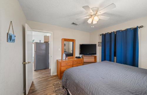 Amazing Oceanfront 2BR Home Cozy Peaceful and Kid and Pet Friendly - Photo 17