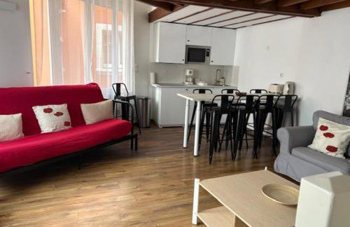 Paris Eiffel Tower et Disney apartments, parkings gratuits et sécurisés, 10 minutes métro to Paris - Foto 36