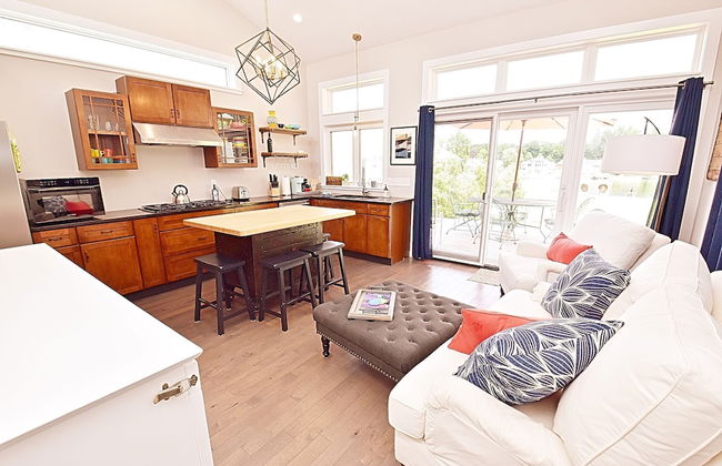 The Chicken Coop a Modern Riverfront Oasis 908 - Foto 1