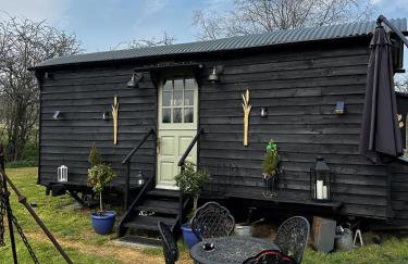 Mountbatten Shepherds hut & Buckhurst Shepherds hut - Photo 61