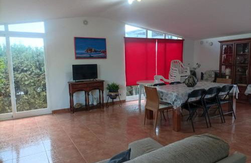 Chalet con gran jardin y piscina privada - Foto 14