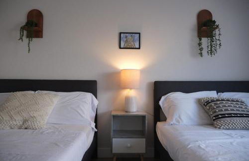 Modern Family Haven - Minutes from Disney Magic-OC - Foto 8