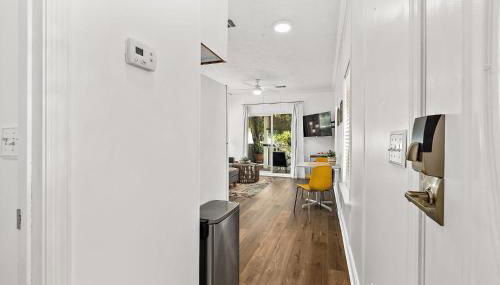 Treetop Cottage - 3 blocks from Historic District - Foto 4