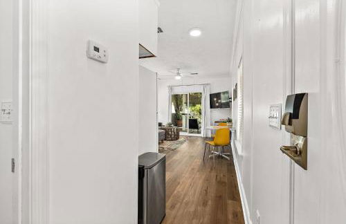 Treetop Cottage - 3 blocks from Historic District - Foto 4