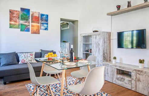 Awesome Home In Constantina With Wifi - Photo 3