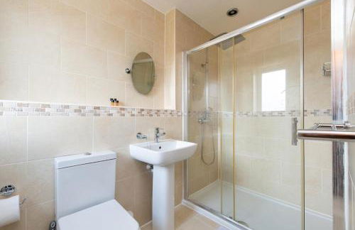 Spacious 5BR Home in Redditch - Foto 26