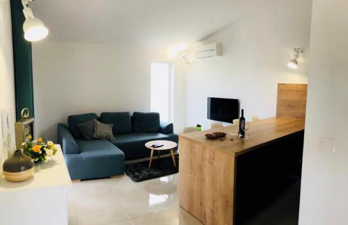 Holiday House Tesser with Pool - Foto 35