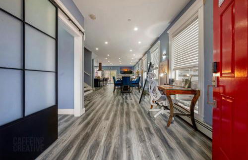 Luxe Coastal Retreat with Hot Tub & Spring Fires - Foto 10